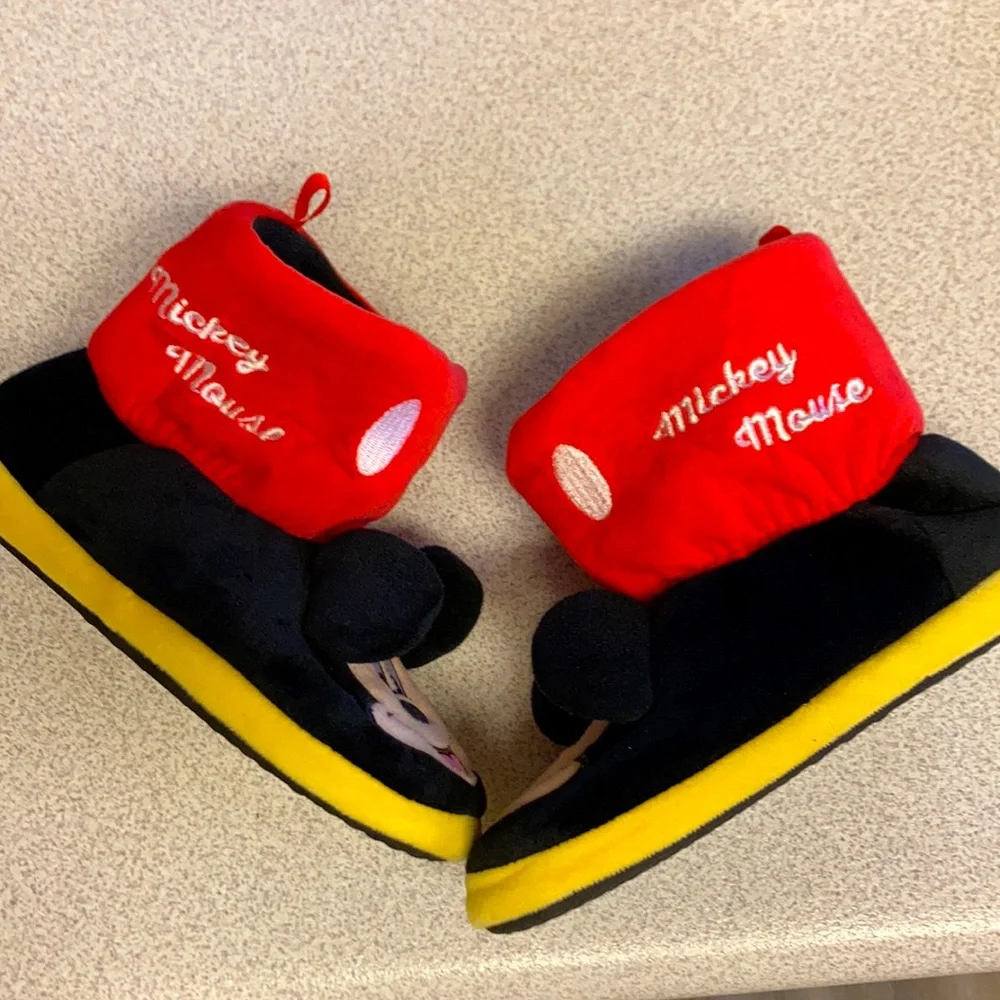 Disney Kids Slippers 11-12